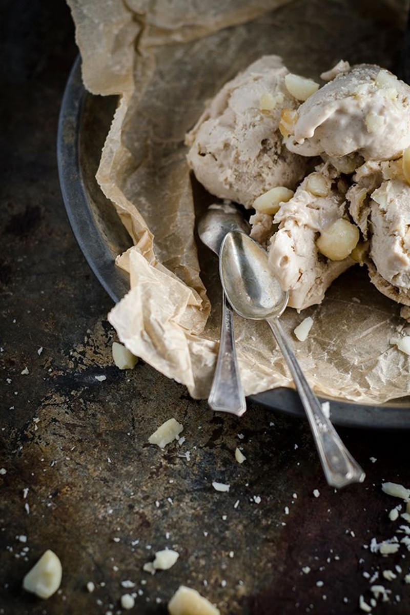 Gelato alla nocciola per vegani